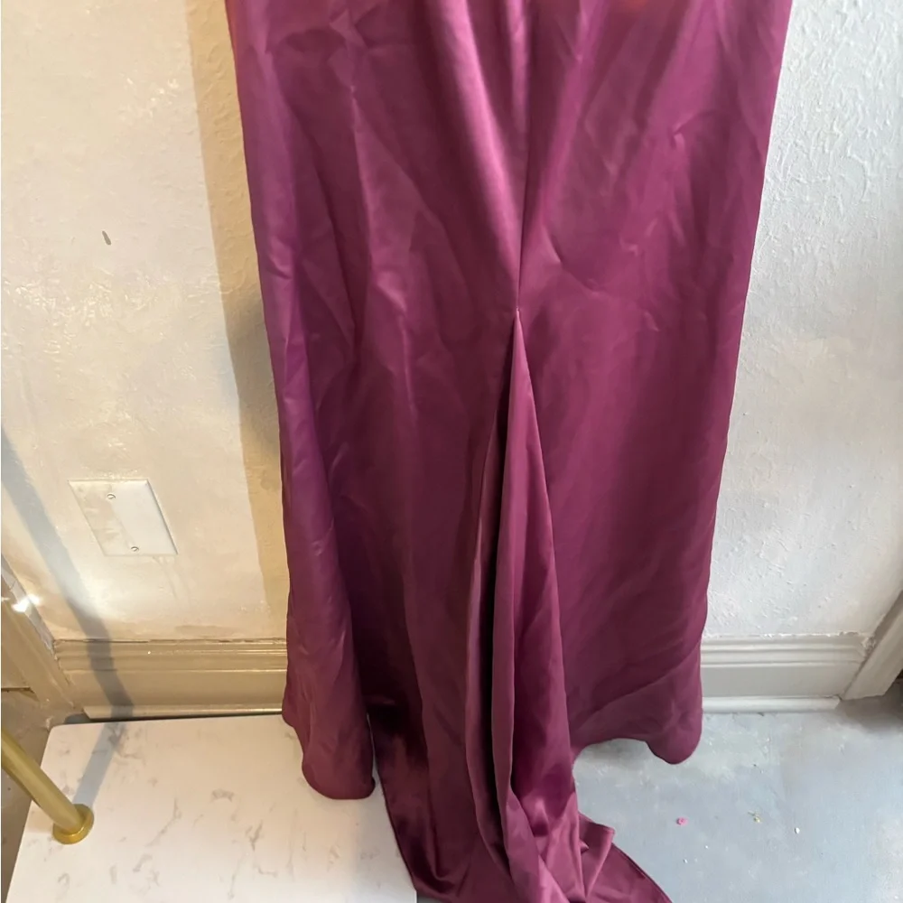 Elegant‎ Strapless Burgundy Evening Gown